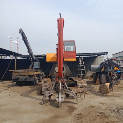 福沃  機(jī)械化樹(shù)木抓運(yùn)車(chē) 液壓履帶式隨車(chē)抓木機(jī) 橡膠履帶隨車(chē)抓木機(jī)