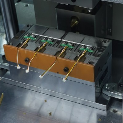 農用機械線路板線束防水，防塵低壓注塑模具，膠料