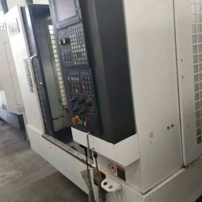 工廠轉(zhuǎn)型 喬峰V6立式加工中心二手加工中心線軌機械手刀庫